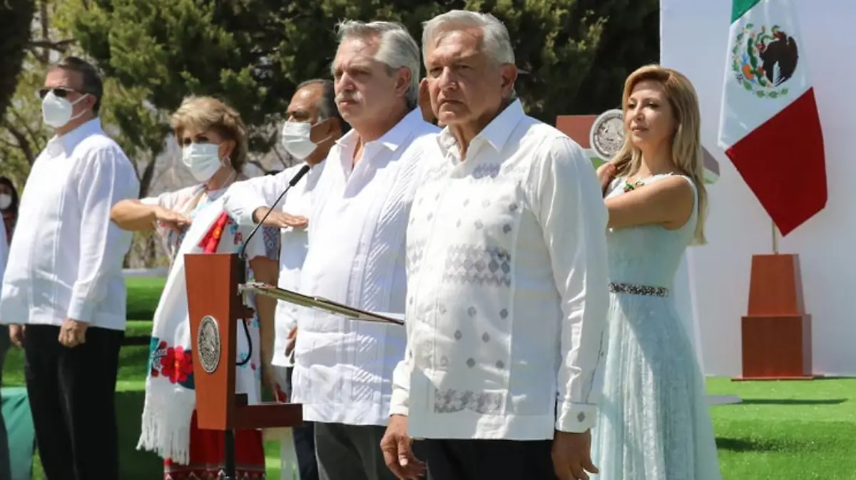 amlo alberto fernandez iguala dia de la bandera